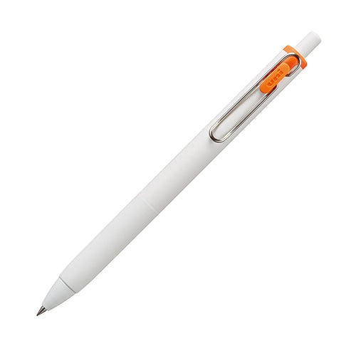 三菱鉛筆 uni-ball one 0.5 Orange UMNS05-4 gel ink pen angled view with white barrel and orange clip detail